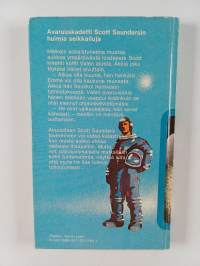 Mustan aukon arvoitus