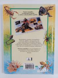 Pistävän myrkyllistä : eläimiä näyttämökuvina