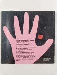 Autiotalosta taikametsään : askartelumalleja