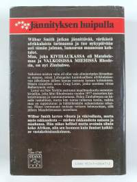 Leopardi kulkee yössä