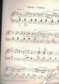 Iloista ja vakavaa : Pieniä pianokappaleita nuorille, Glatt och allvarligt