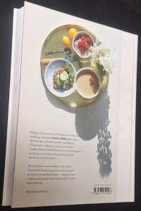 Hyvää huomenta : raakaruokaa ihaniin hetkiin