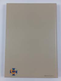 Pojat kansan urhokkaan : Kaartin jääkärirykmentin perinteet sanoin ja sävelin