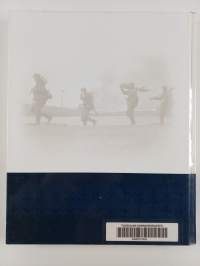 Suomalainen sotilas 1-3 : Jääkärista rauhanturvaajaksi ;  Hakkapeliitasta tarkk'ampujaan ; Muinaisurhosta nihtiin