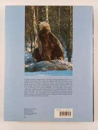 Ruskeakarhu : (Ursus arctos arctos L)