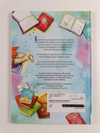 Mies jonka pyllyn tilalla on hylly