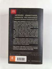 Millennium trilogia : Miehet jotka vihaavat naisia : Tyttö joka leikki tulella : Pilvilinna joka romahti