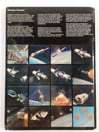 Avaruusatlas : Kuun kartasto ; Ihminen Kuussa