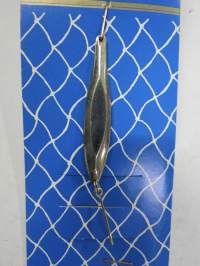 Alkuperäinen "Otto" - Pekka Mikkola &amp; Co Oy, Parola -pilkki, hopeanvärinen, käyttämätön, alkuperäispakkauksessaan