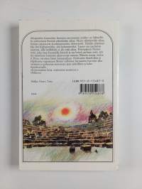 Momo : merkillinen tarina harmaista herroista ja tytöstä, joka antoi ihmisille takaisin ajan