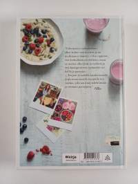 Deliciously Ella : hyvän olon ruokaa ilman gluteenia ja valkoista sokeria