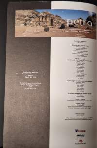 Petra : antiikin kadonnut kaupunki = antikens försvunna stad