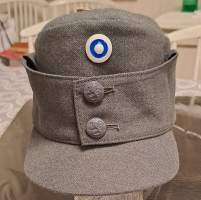 Suomen armeijan  kenttälakki "verikauha"  käyttämätön koko 59   VPu 85 sinivalko kokardi