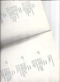 Kansallis-Osake-Pankki, vuosikertomus 1930 mm luettelot  eri paikkakuntien konttorinjohtajista ja jäsenistä