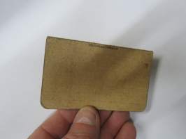 Lomatodistus 1038/7 kpk Iltalomatodistus nr 61 lähetti Kai Mäkinen, oikeutetaan liikkumaan H:gin varuskunta-alueella kaikkina vuorokauden aikoina, kotimajoitus