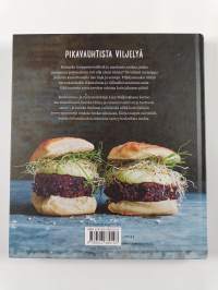 Idut ja versot ruukusta keittiöön