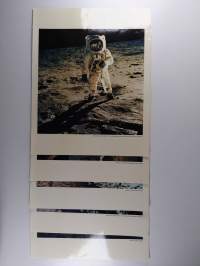 Apollo 11 X Omega Speedmaster souvenir box set (Apollo 11 lennon ja Omega Speedmasterin kunniaksi tehty portfolio)