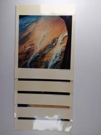 Apollo 11 X Omega Speedmaster souvenir box set (Apollo 11 lennon ja Omega Speedmasterin kunniaksi tehty portfolio)