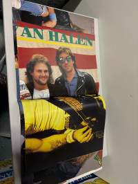 Mega Star julistelehti 1986 no 1 Sisältää julisteita 18 kpl + postikortit takasivulla. Maailman upein Hevialbumi. Katso kuvat