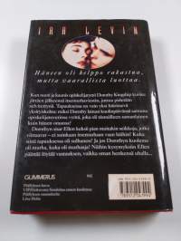 Suudelma ennen kuolemaa : salapoliisiromaani