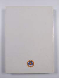 Suomen palloliiton Keski-Pohjanmaan piiri 50 vuotta 1945-1995 = Mellersta-Österbottens distrikt av Finlands bollförbund 50 år 1945-1995