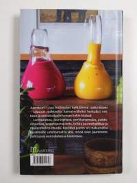 Räväkkä juures : maailman maut omista aineksista