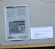 Alexander Paischeff, "Kaupunkilaispoika "   väritetty tussipiirros  sign AP-15,  43x38 cm kehystetty  Ampiaisen alkuperäispiirros