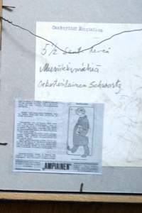 Alexander Paischeff, "Musiikkimiehiä"   väritetty tussipiirros  sign AP-12, 25x20 cm kehystetty  Ampiaisen alkuperäispiirros