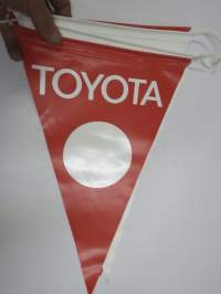 Toyota mainosviiri -autoliikkeisiin tarkoitettua mainosmateriaali, muovia, arvilta 70-luvulta, 4 kpl erä