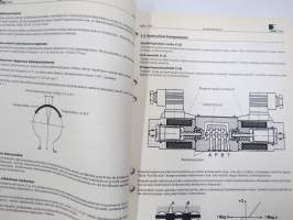 Sisu kuorma-autot - Huolto-ohje - Nelipyöräohjaus -korjaamokirjasarjan osa