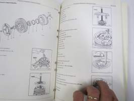 Sisu kuorma-autot - Huolto-ohje - Premium-ohjaamon ilmastointilaite -korjaamokirjasarjan osa