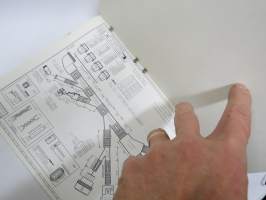 Sisu kuorma-autot - Huolto-ohje - ISM Vianetsintä ja korjaus -korjaamokirjasarjan osa