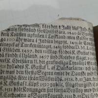 Kalenteri  1699  ruotsinkielinen kertoo  mm. 1400 ja 1500 luvun tapahtumista