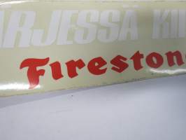 Kärjessä kiitää! Firestone -tarra, alkuperäinen 1970/80 -lukujen mainostarra