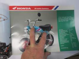 Honda 1990 moottoripyörät - Honda 30 vuotta Suomessa -myyntiesite