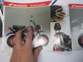 Honda 1990 moottoripyörät - Honda 30 vuotta Suomessa -myyntiesite