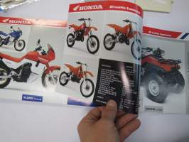 Honda 1990 moottoripyörät - Honda 30 vuotta Suomessa -myyntiesite