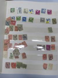 Postimerkkejä -erä kansioissa ja albumeissa olevia merkkejä, kaikki sivut kuvattu ja näkyvät kohteen kuvissa