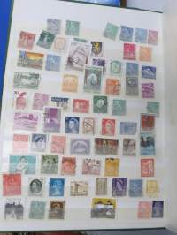 Postimerkkejä -erä kansioissa ja albumeissa olevia merkkejä, kaikki sivut kuvattu ja näkyvät kohteen kuvissa