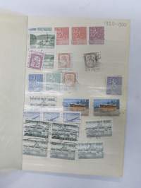 Postimerkkejä -erä kansioissa ja albumeissa olevia merkkejä, kaikki sivut kuvattu ja näkyvät kohteen kuvissa