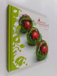 Syötävän koristeellista : kasviksista veitsellä leikaten