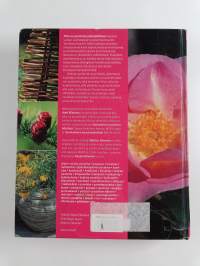 Pihan ja puutarhan pikkujättiläinen : uusi suomalainen puutarha