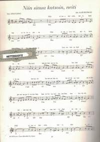 Niin kaunis on maa nuottikirja