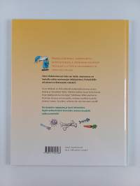 Herra Hakkarainen harhateillä