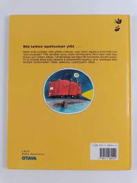 Yökirja : eli Mitä kaikkea tapahtuukaan yöllä