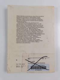 Kullervosta rauhan erakkoon : sota ja rauha suomalaisessa kirjallisuudessa kansanrunoudesta realismin sukupolveen