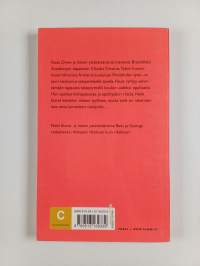 Neiti Etsivä ja sisäoppilaitoksen salaisuus