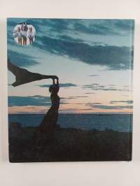 Askelia ja kohtaamisia Jokilaaksojen kulttuurimaisemassa : Jokilaaksojen tanssitaiteen tuki ry 20-vuotisjuhlakirja