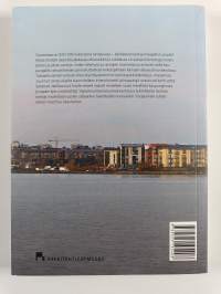 Rantaviivoja : asuinalueita veden äärellä