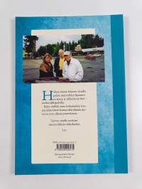 Poikia tehtaan varjossa